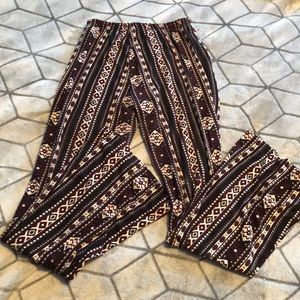 Charlotte Russe flatted pattern leggings
